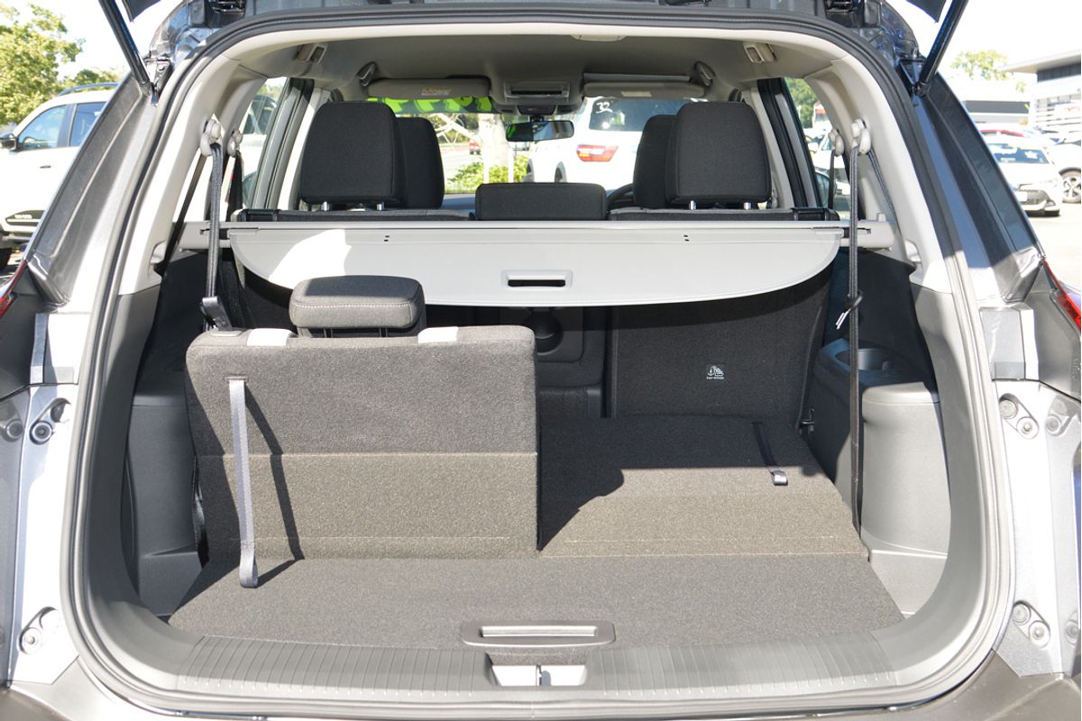 2025 Nissan X-TRAIL ST T33