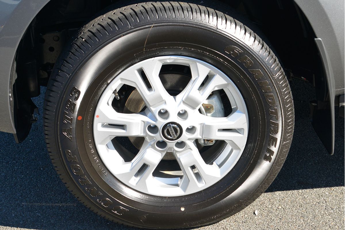 2025 Nissan Navara ST D23 4X4