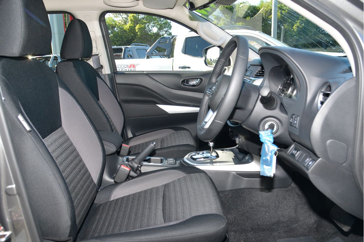 2025 Nissan Navara ST D23 4X4