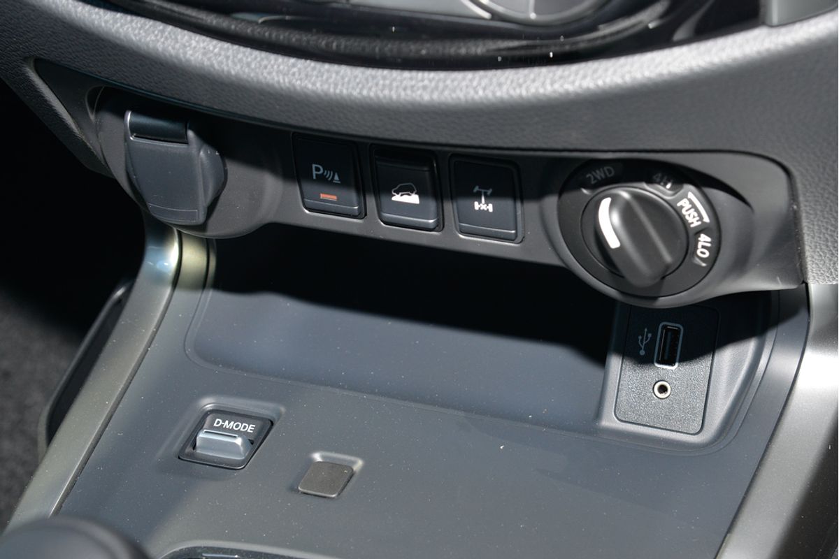 2025 Nissan Navara ST D23 4X4