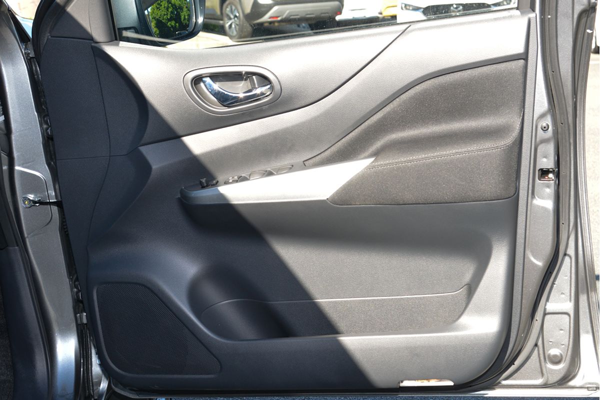 2025 Nissan Navara ST D23 4X4