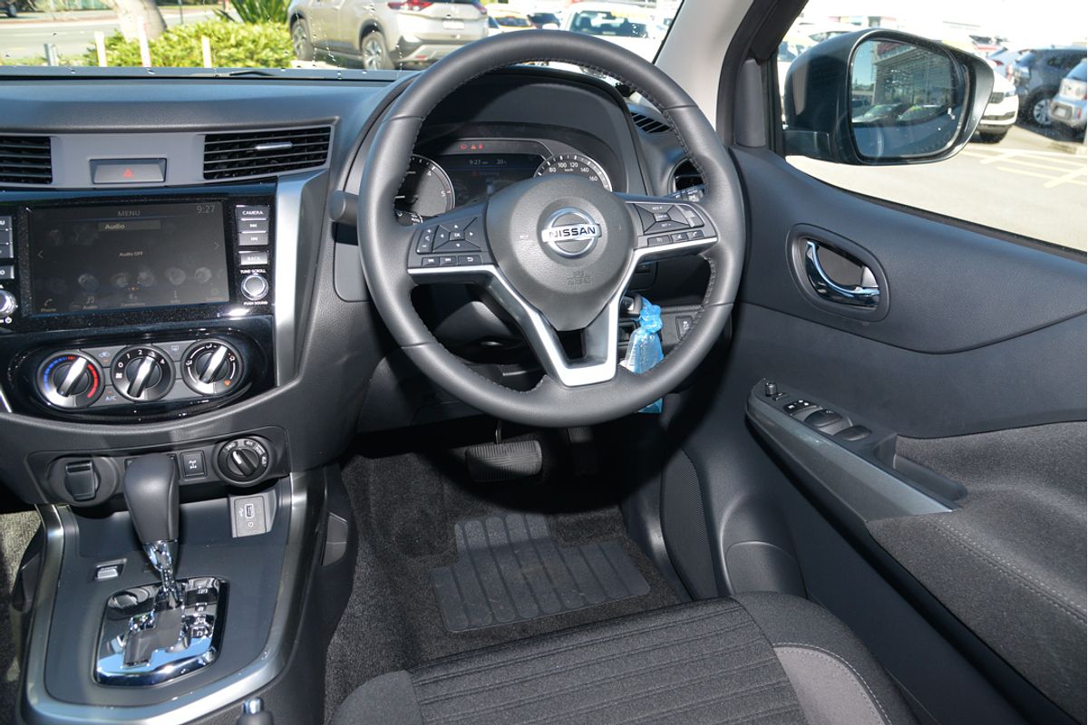 2025 Nissan Navara ST D23 4X4