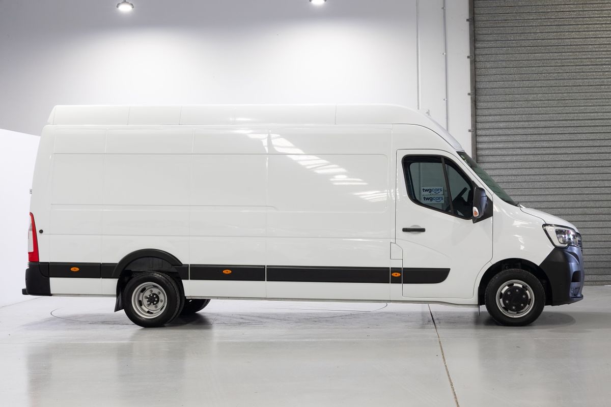 2023 Renault Master Pro 120kW X62 Phase 2 LWB