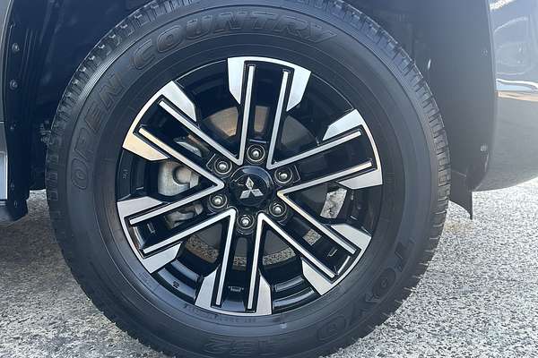 2022 Mitsubishi Pajero Sport GLS QF