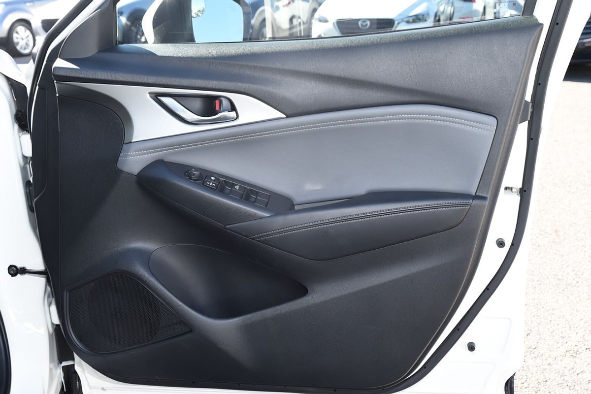2023 Mazda CX-3 sTouring DK