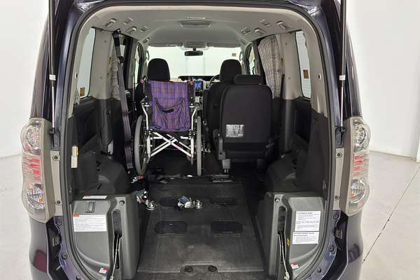 2009 Toyota VOXY WELCAB ZRR70