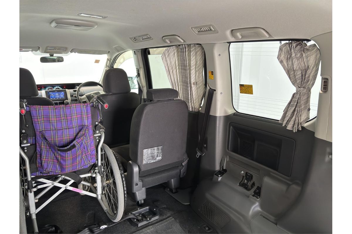 2009 Toyota VOXY WELCAB ZRR70