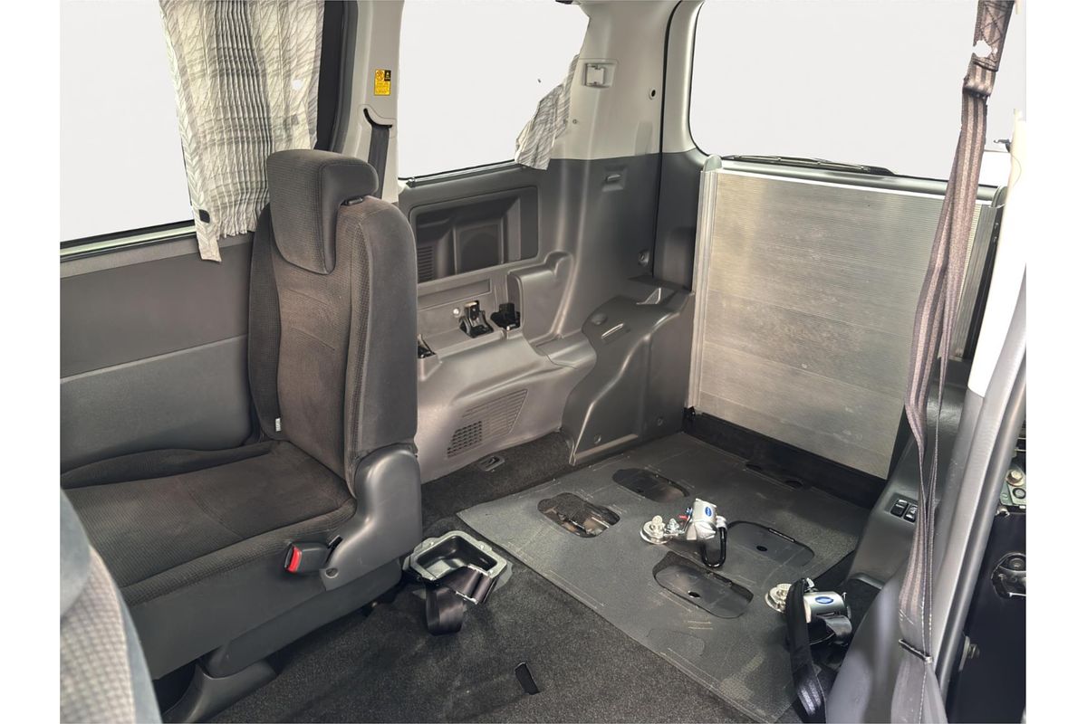 2009 Toyota VOXY WELCAB ZRR70