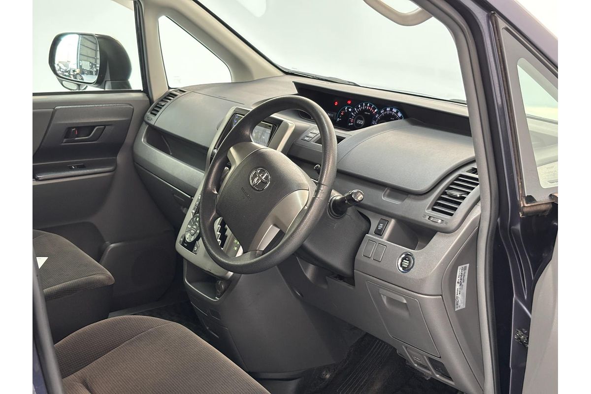 2009 Toyota VOXY WELCAB ZRR70