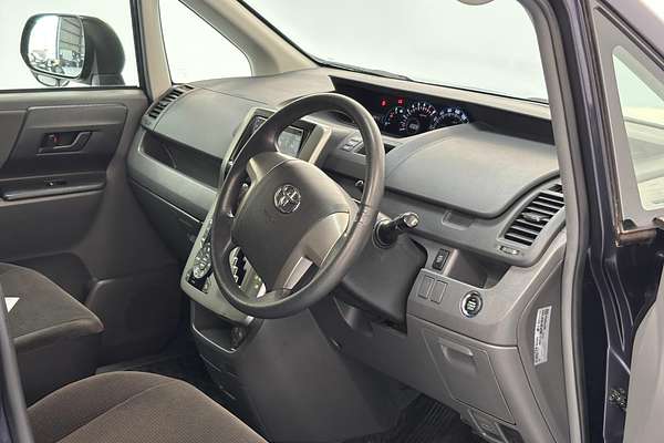 2009 Toyota VOXY WELCAB ZRR70
