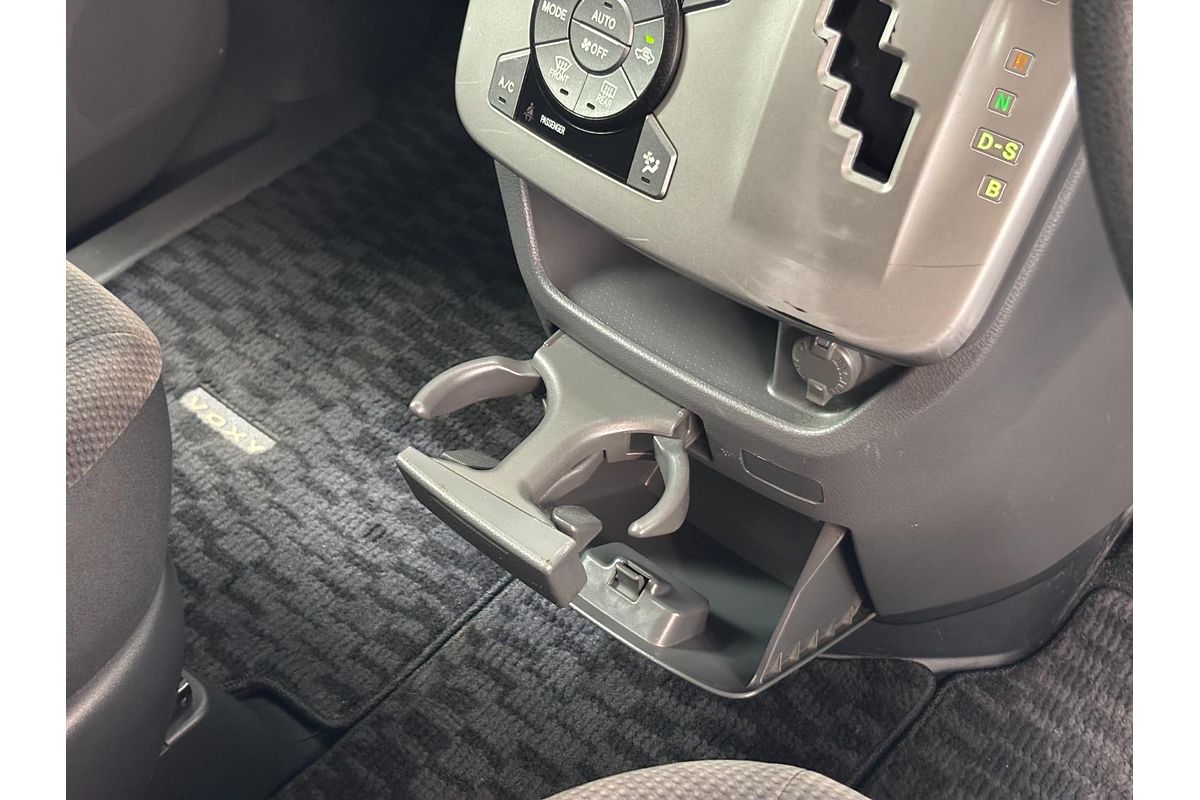 2009 Toyota VOXY WELCAB ZRR70