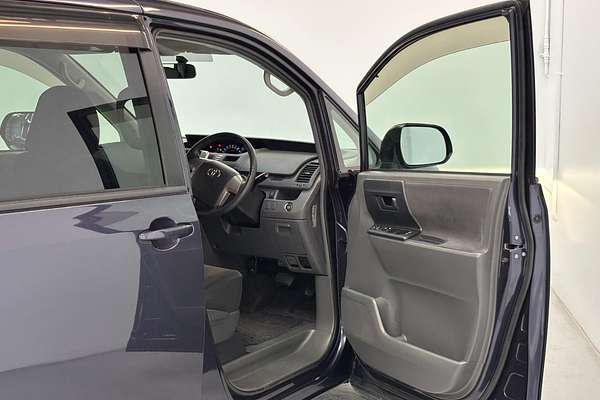 2009 Toyota VOXY WELCAB ZRR70