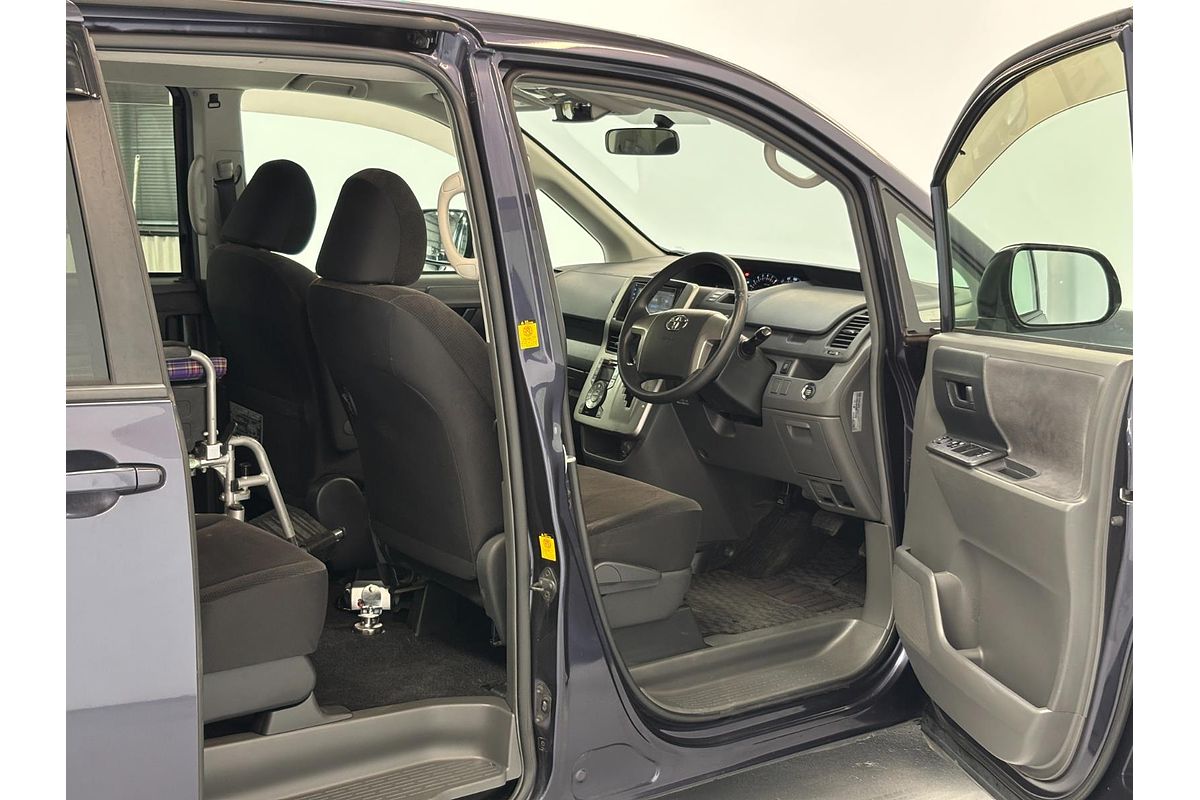 2009 Toyota VOXY WELCAB ZRR70