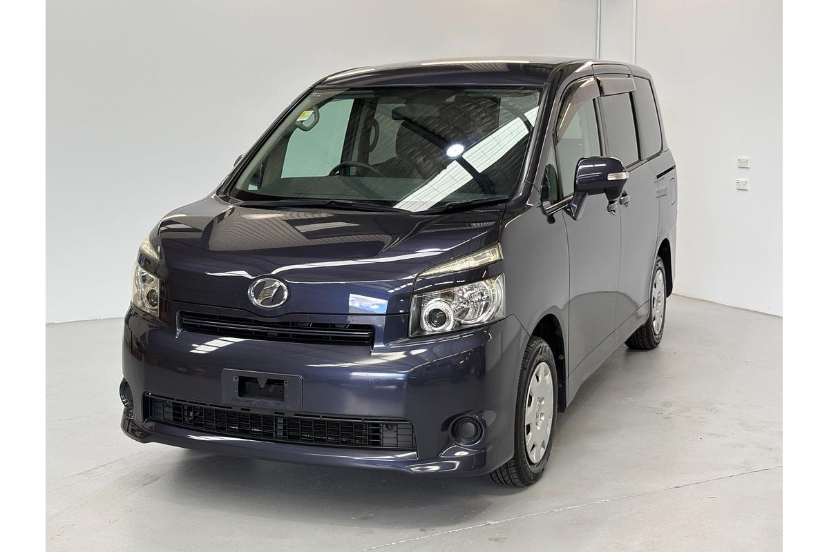 2009 Toyota VOXY WELCAB ZRR70
