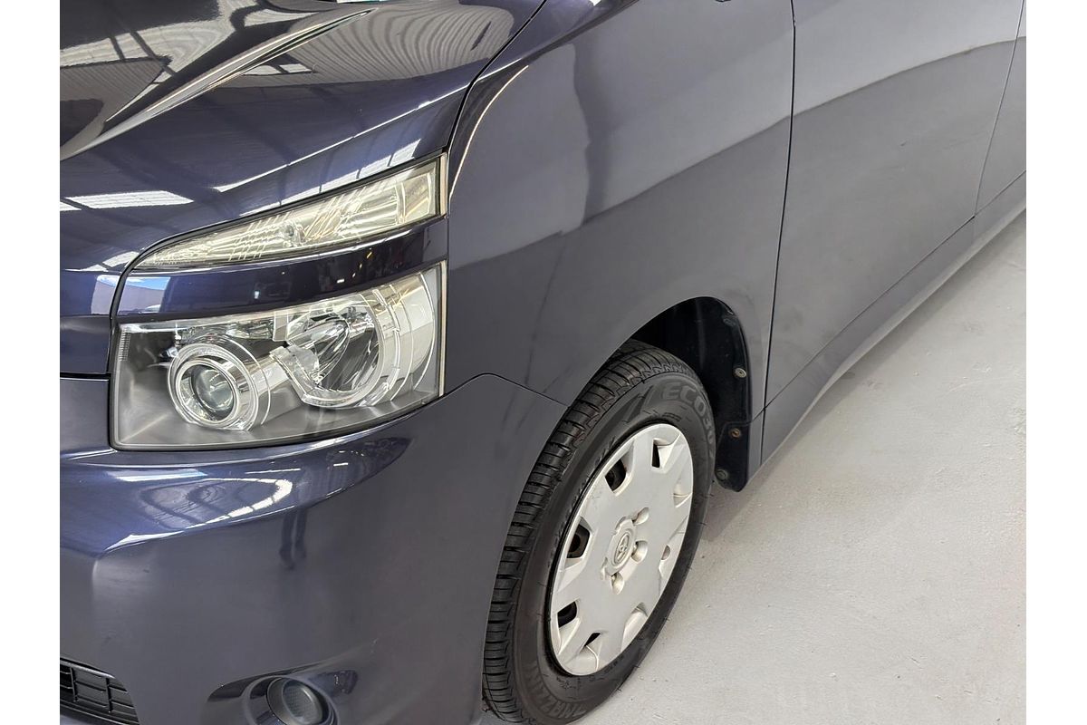 2009 Toyota VOXY WELCAB ZRR70