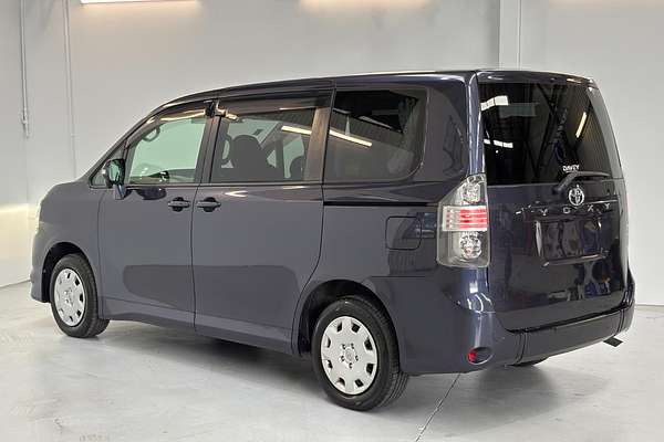 2009 Toyota VOXY WELCAB ZRR70