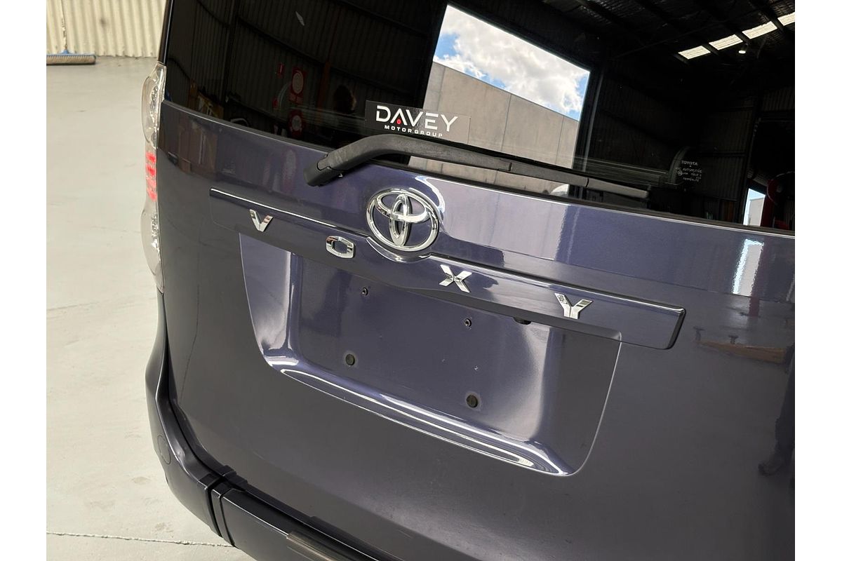 2009 Toyota VOXY WELCAB ZRR70