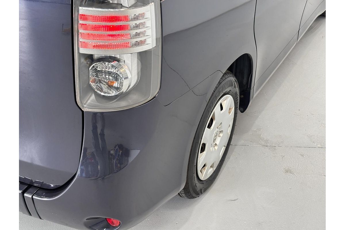 2009 Toyota VOXY WELCAB ZRR70