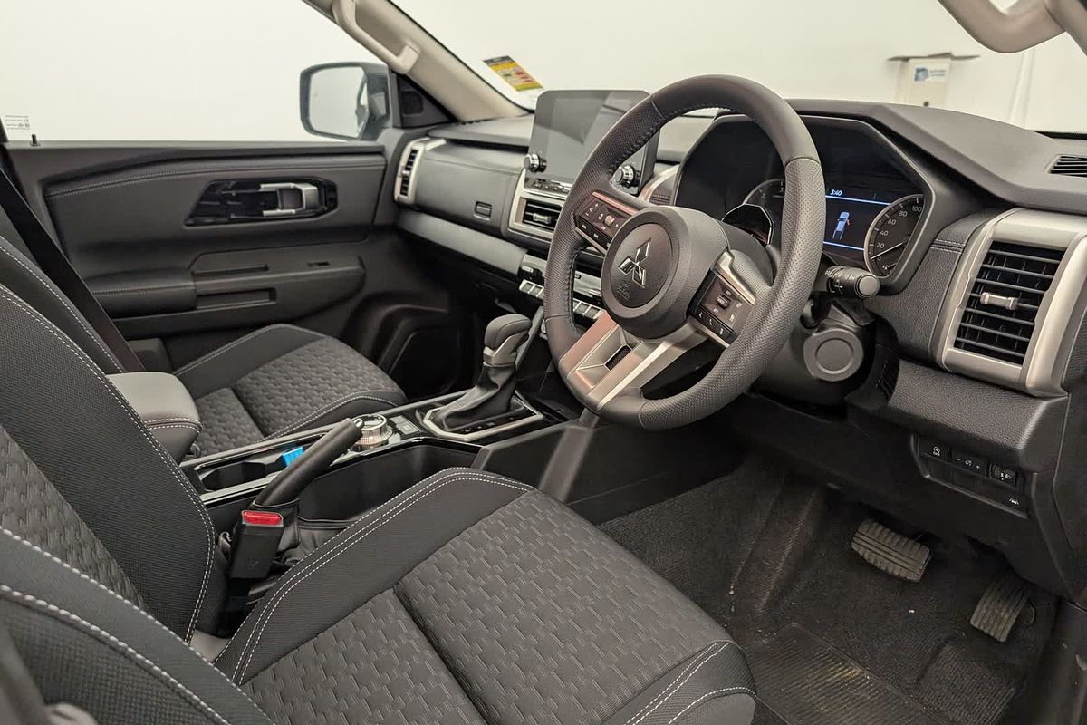 2025 Mitsubishi Triton GLS MV 4X4