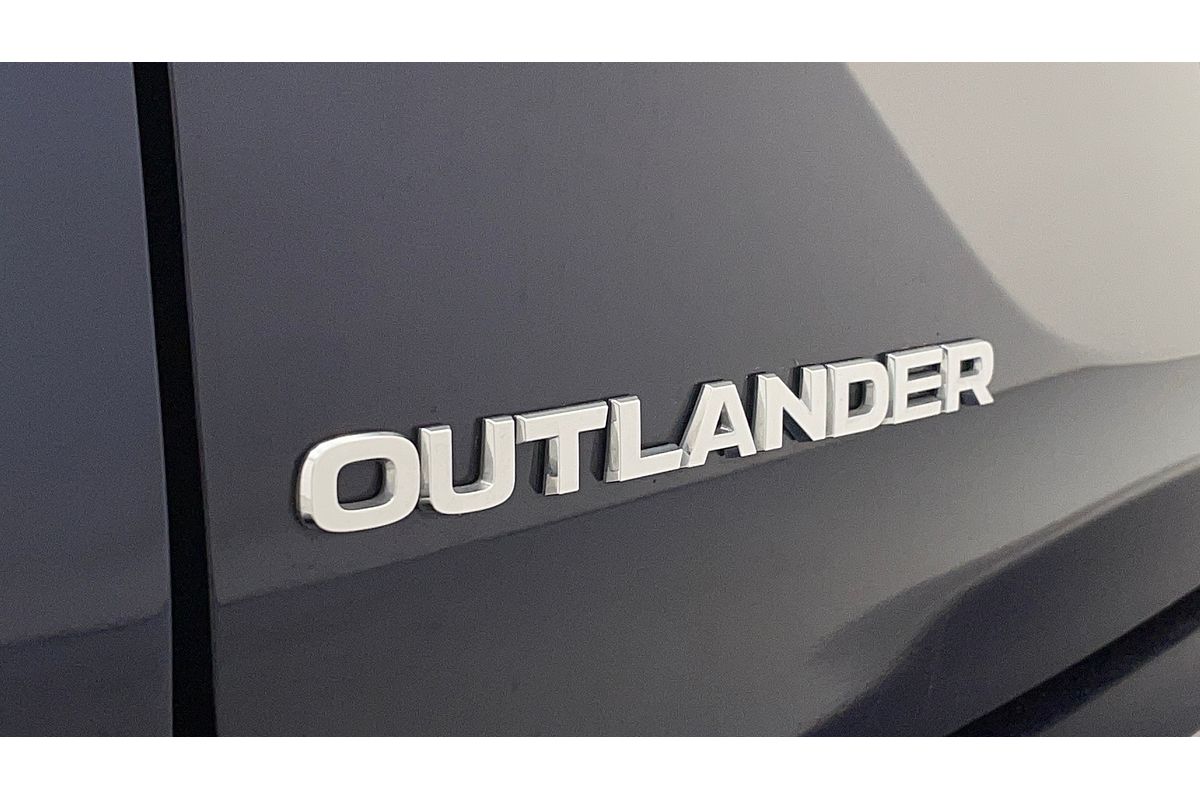 2022 Mitsubishi Outlander LS ZM