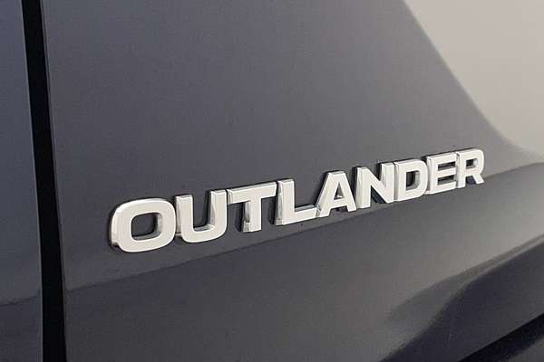 2022 Mitsubishi Outlander LS ZM