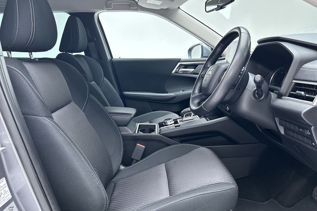 2022 Mitsubishi Outlander LS ZM