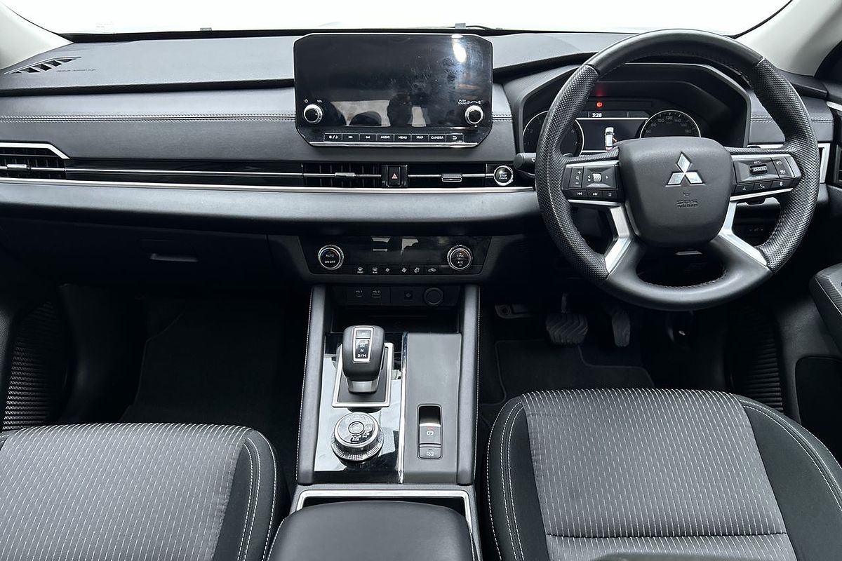 2022 Mitsubishi Outlander LS ZM