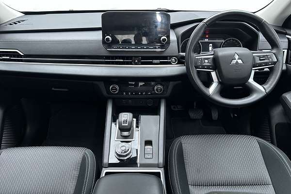 2022 Mitsubishi Outlander LS ZM