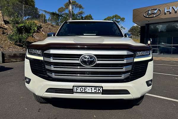 2022 Toyota Landcruiser Sahara FJA300R