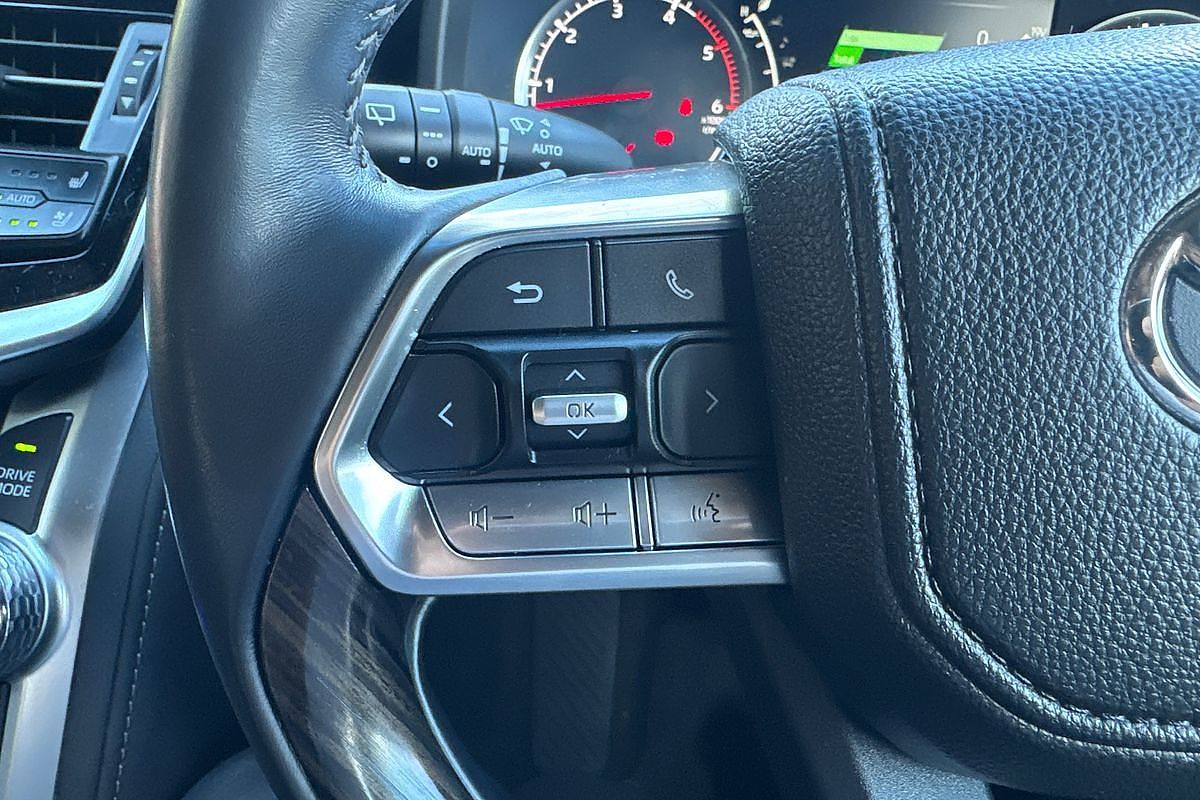 2022 Toyota Landcruiser Sahara FJA300R