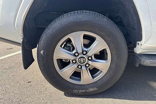 2022 Toyota Landcruiser Sahara FJA300R