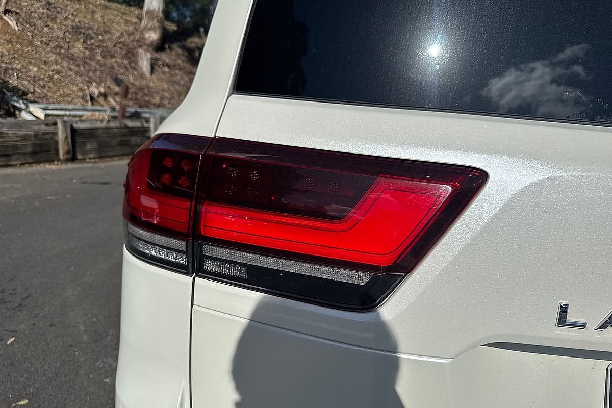 2022 Toyota Landcruiser Sahara FJA300R