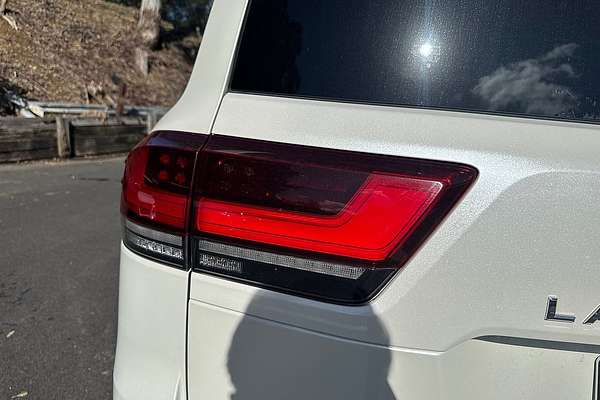 2022 Toyota Landcruiser Sahara FJA300R