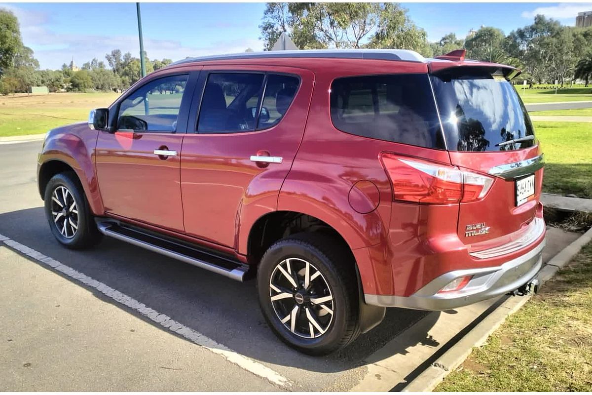2021 Isuzu MU-X LS-T
