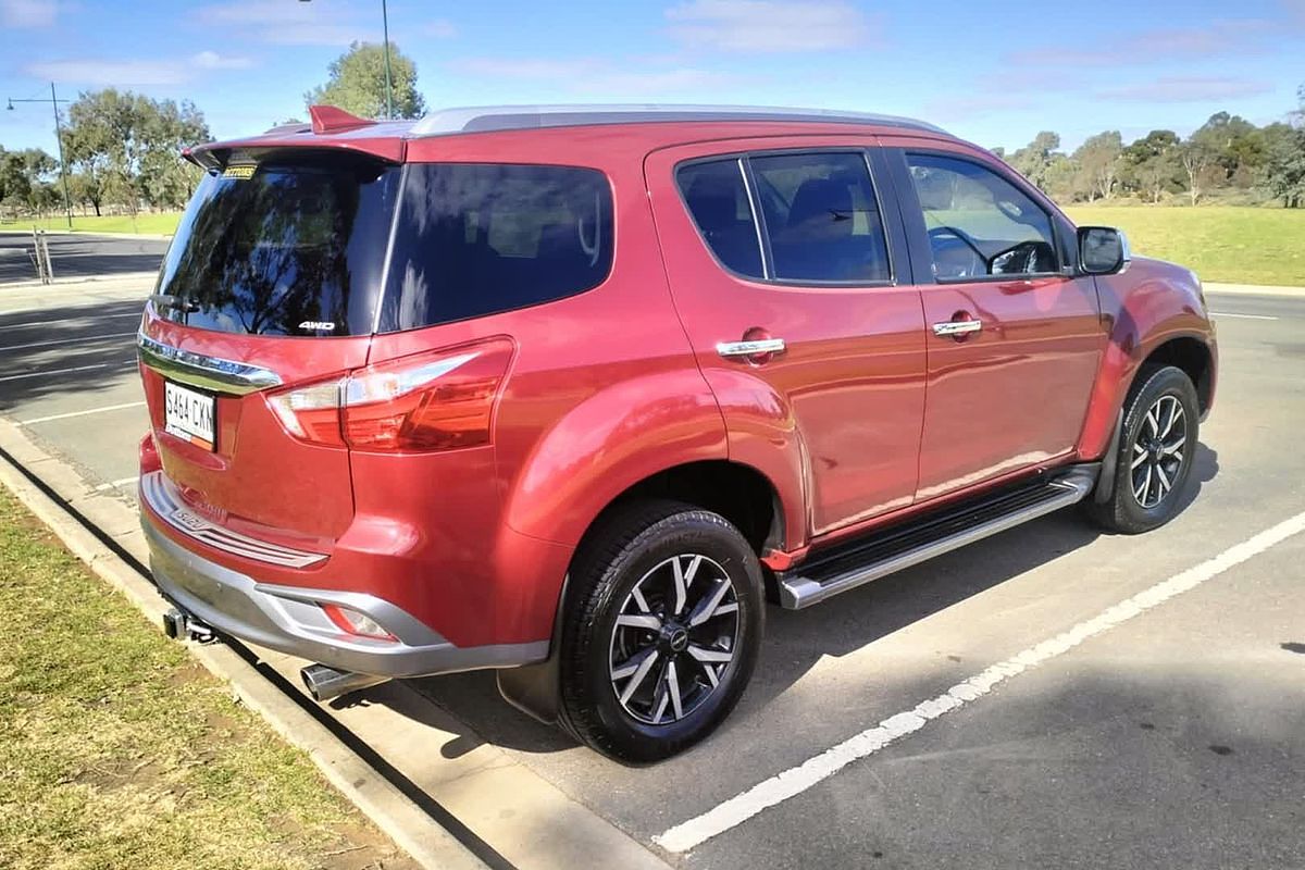 2021 Isuzu MU-X LS-T