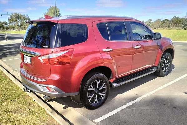2021 Isuzu MU-X LS-T