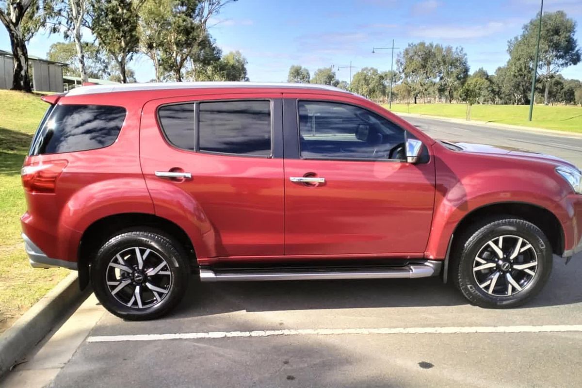 2021 Isuzu MU-X LS-T
