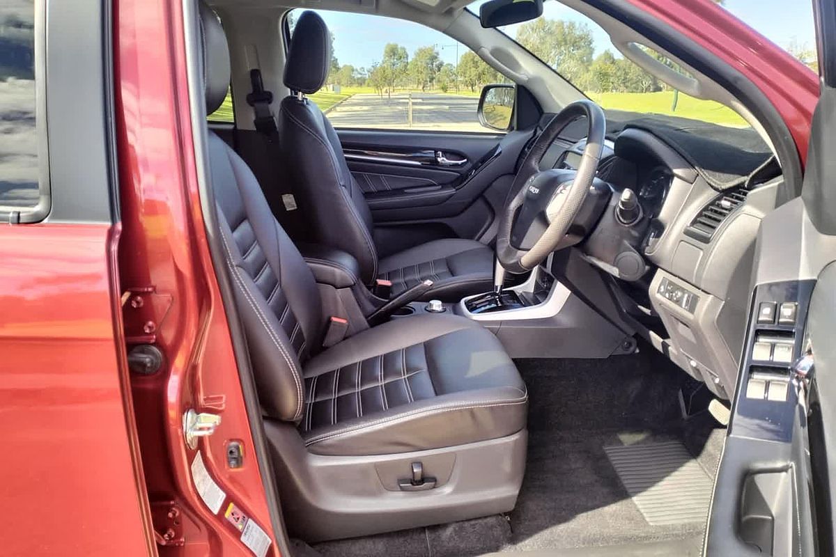 2021 Isuzu MU-X LS-T