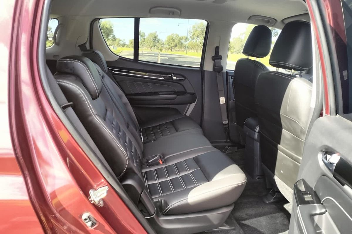 2021 Isuzu MU-X LS-T