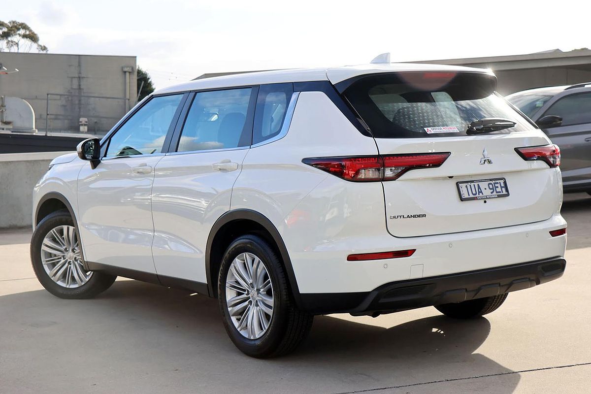 2024 Mitsubishi Outlander ES ZM