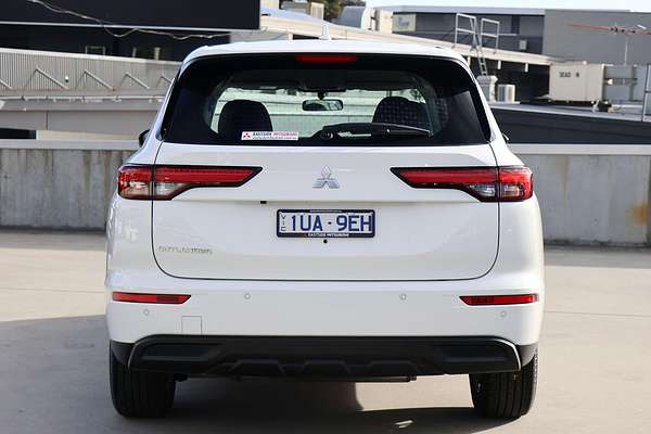 2024 Mitsubishi Outlander ES ZM