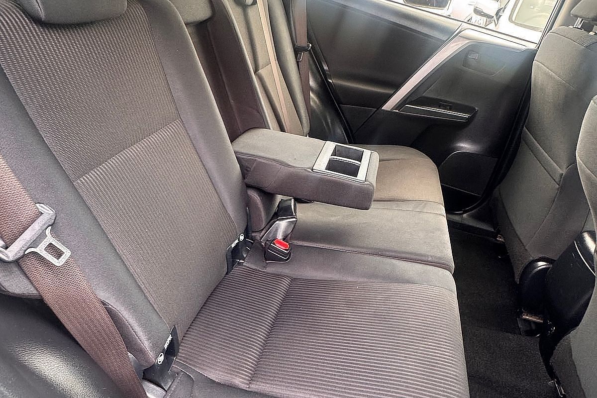 2017 Toyota RAV4 GX ASA44R
