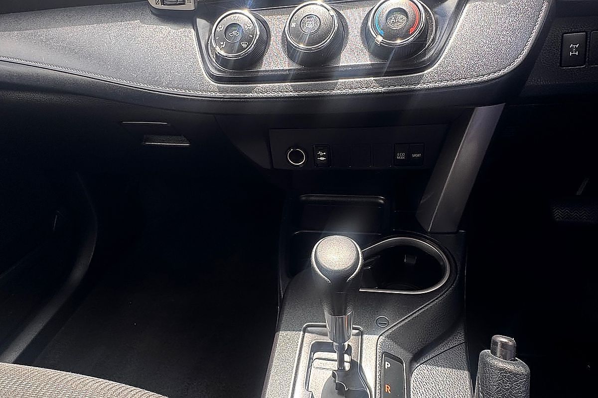 2017 Toyota RAV4 GX ASA44R