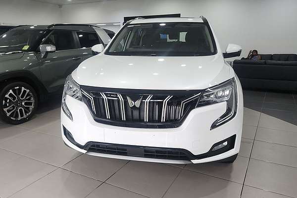 2025 Mahindra XUV700 AX7L