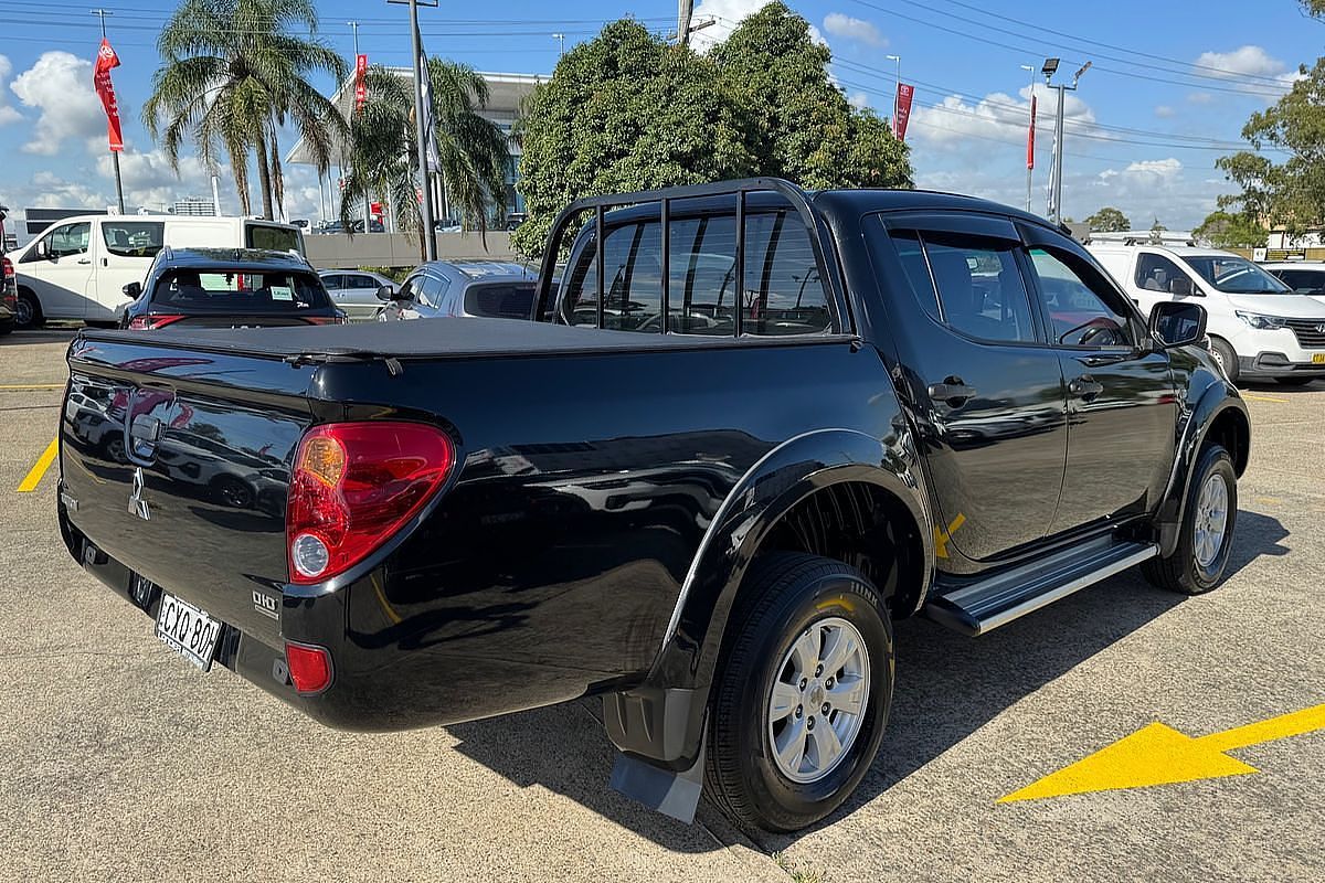 2015 Mitsubishi Triton GLX MN 4X4