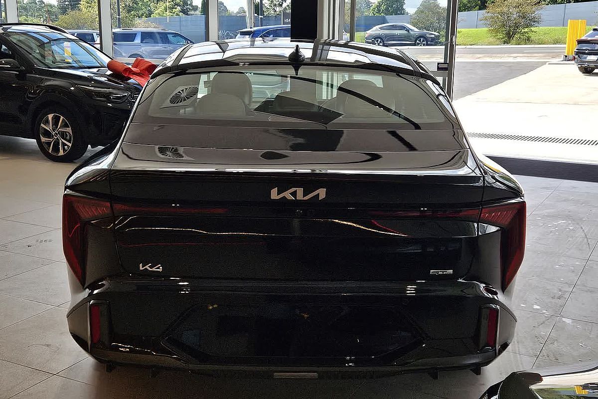2024 Kia K4 GT-Line CL4m
