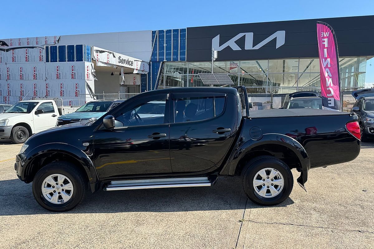 2015 Mitsubishi Triton GLX MN 4X4