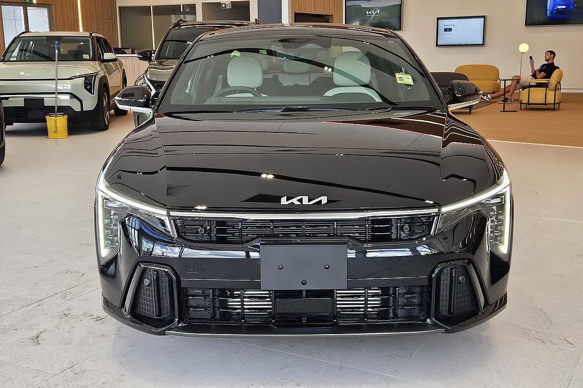 2024 Kia K4 GT-Line CL4m