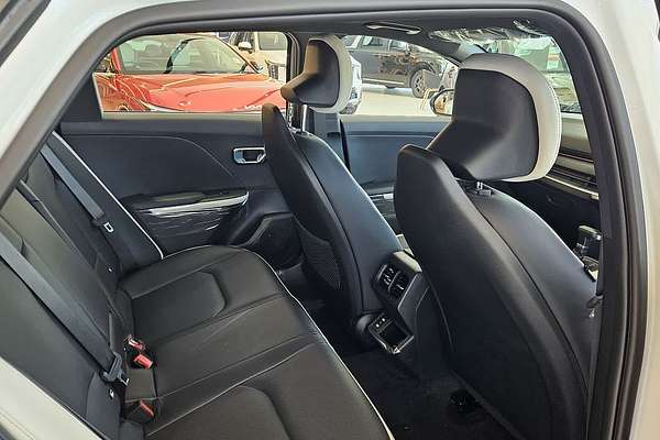 2024 Kia K4 GT-Line CL4m