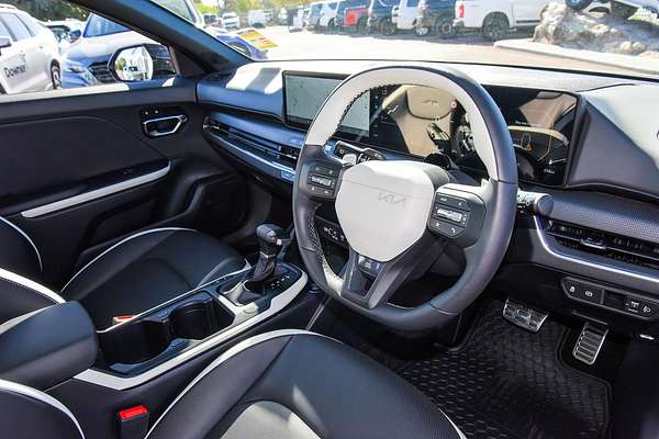 2024 Kia K4 GT-Line CL4m